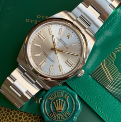 DIAL WRISTWATCH MINT