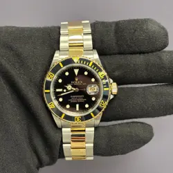 ROLEX SUBMARINER 40MM BLACK DIAL WATCH 16613 YG