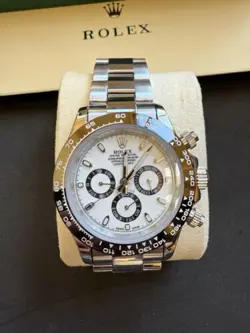 BEZEL SAPPHIRE EXHIBITION