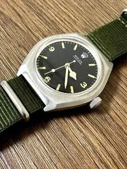 MILITARY HAND-WOUND WRISTWATCH