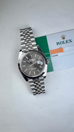 BEZEL WITH CARD