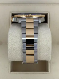 TWO-TONE BLUE DIAL