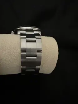 GREY ROMAN NUMERALS