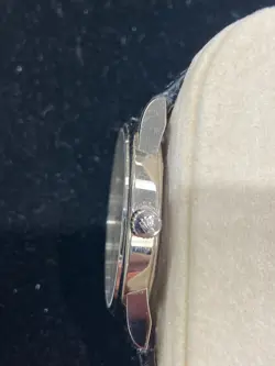 GOLD 32MM WATCH