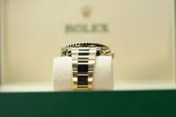 WHITE OYSTER BOX