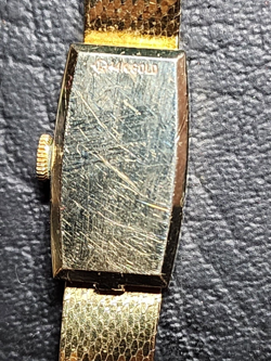 Beautiful Vintage Ladies 14KT Gold Rolex Dress Wrist Watch