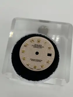 PYRAMID BEIGE DIAL