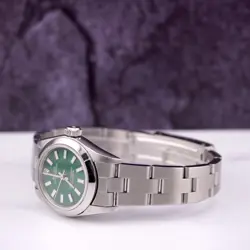 WATCH GREEN DIAL