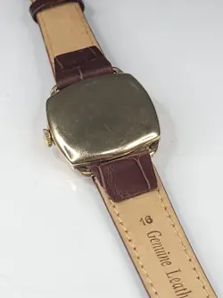 VINTAGE LUXURY WATCH