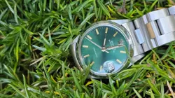 DIAL HAND-WINDING WATCH