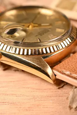 Rolex Datejust 1601 18kt yellow gold with linen dial