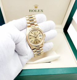WRISTWATCH WITH GOLD