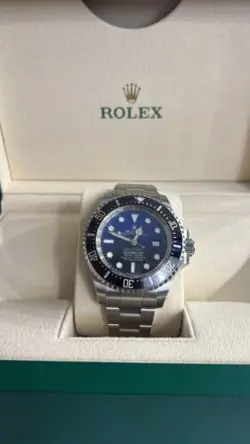 “JAMES CAMERON” W/BOX
