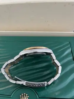 18K/ OYSTER