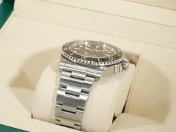 124060 BLACK DIAL