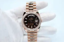 40 MEN'S WATCH