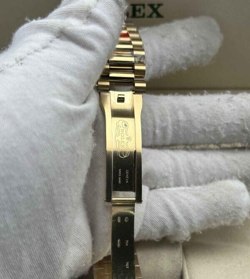 2024 ROLEX DAY-DATE CHAMPAGNE MEN'S WATCH - 228238