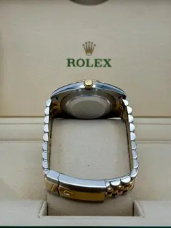 TWO-TONE JUBILEE CHAMPAGNE