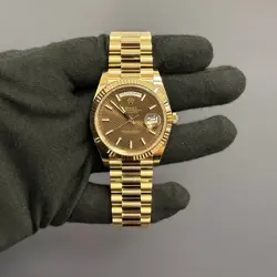 ROLEX DAY-DATE 40MM CHOCOLATE DIAL WATCH 228235 ROSE GOLD