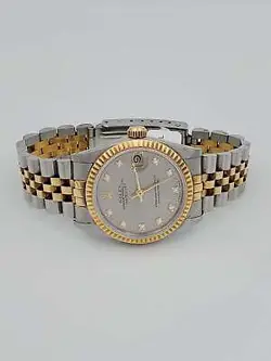 LADIES ROLEX 31MM DATEJUST 18K GOLD / STEEL WRISTWATCH WITH SILVER DIAMOND DIAL.