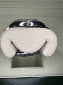 TRAVEL POUCH