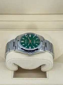 Mint Rolex Oyster Perpetual 36mm, Green, 126000, dated 2023