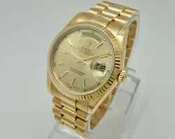 GOLD MENS WRISTWATCH