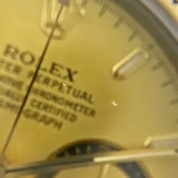 Rolex Cosmograph Daytona 16523 Champagne Gold Dial 40mm Automatic Men's Watch