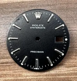 BLACK WRISTWATCH DIAL