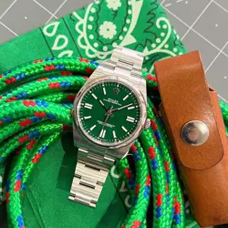 2023 ROLEX OYSTER PERPETUAL 41 - 124300 - GREEN DIAL