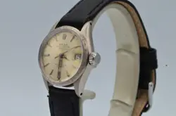 FEMME MONTRE