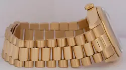 GOLD FLUTED WATCH