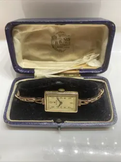 LADIES VINTAGE 9K GOLD ROLEX MANUAL WIND WRIST WATCH WITH RETAILERS BOX