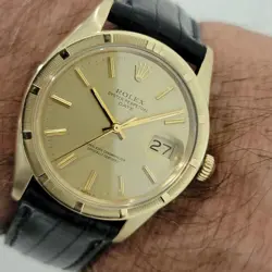 GOLD 1970S AUTOMATIC