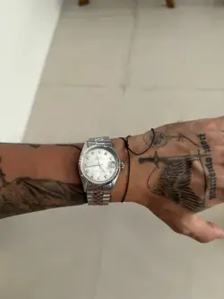 BEZEL AND DIAMONDS