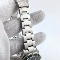Rolex 16610LV Submariner Date Kermit 40mm 2006 Z Serial Box & Papers
