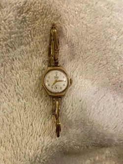 9CT ROLEX TUDOR ROYAL LADIES WRISTWATCH