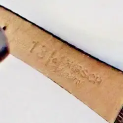 GOLD WOMEN'S WRISTWATCH