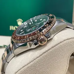 126711CHNR GMT MASTER