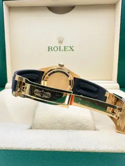 STRAP WITH GOLD