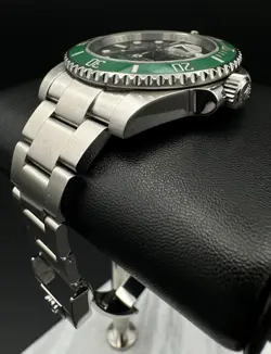 Rolex Submariner Date 116610L Hulk 40mm Green Dial Automatic Men's Watch - 2015