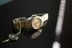 BEZEL PALM