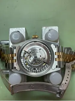 WOMEN’S ROLEX OYSTER