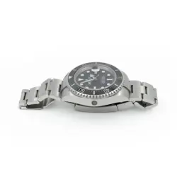 126600 BLACK DIAL