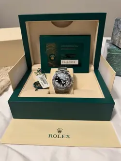 BRAND NEW DEC 2024 PAPERS ROLEX GMT-MASTER II BRUCE WAYNE WATCH 126710 GRNR BOX