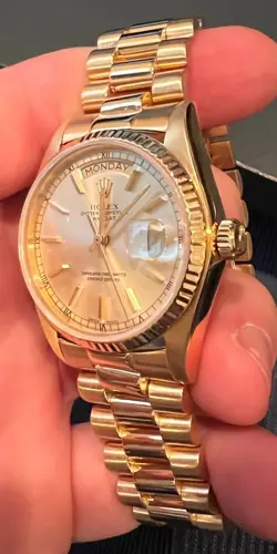18K GOLD OYSTER