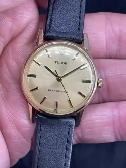 9K GOLD WRISTWATCH