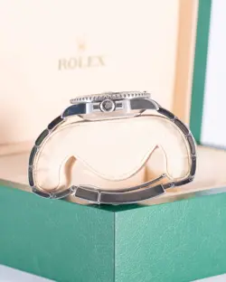Rolex Submariner 40mm 116610LV Green Ceramic Hulk 2020 (New Style Card)
