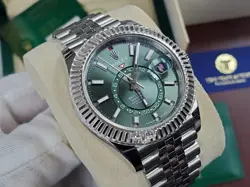 MINT-GREEN