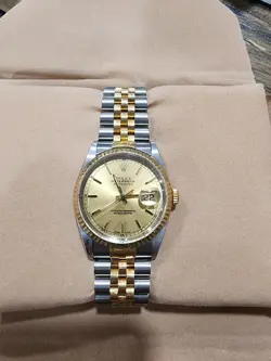 ROLEX OYSTER PERPETUAL DATEJUST 18K GOLD CHAMPAGNE DIAL WATCH 16233